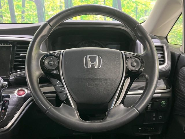 ステアリングも使用感が少なく、きれいな状態となっております♪