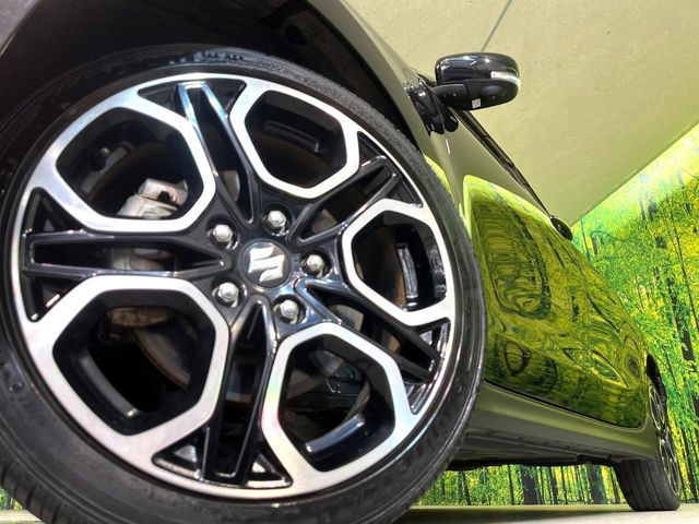 �y����17�C���`�A���~�z�C�[���z�O�ςɃ}�b�`���������A���~�z�C�[���𑕒����Ă���܂��B�e��ЊO�A���~�z�C�[����A�X�^�b�h���X�^�C�����戵�����Ă���܂��B���񂲑��k����������