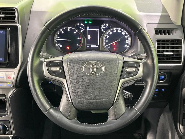 �y�����v�����X�e�A�����O�z�㎿�Ȋv���g�p���邱�ƂŁA��ɂ����������݂ƂĂ��^�]���₷���n���h���ł���