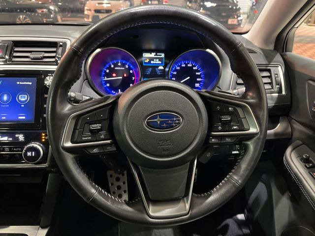 �y�����v�����X�e�A�����O�z�㎿�Ȋv���g�p���邱�ƂŁA��ɂ����������݂ƂĂ��^�]���₷���n���h���ł���