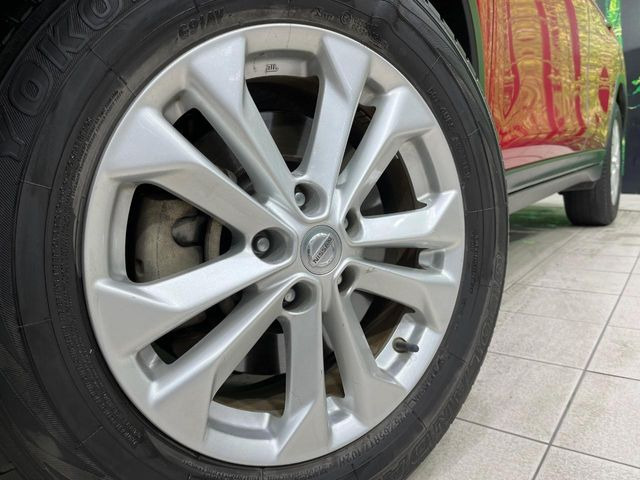 �y����17�C���`�A���~�z�C�[���z�O�ςɃ}�b�`���������A���~�z�C�[���𑕒����Ă���܂��B�e��ЊO�A���~�z�C�[����A�X�^�b�h���X�^�C�����戵�����Ă���܂��B���񂲑��k����������