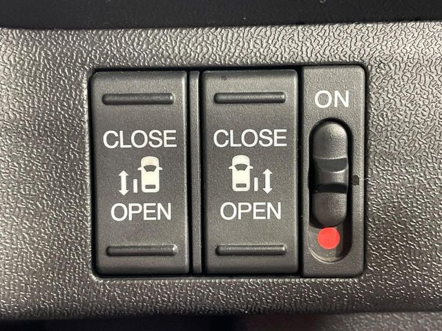 �y�����p���[�X���C�h�h�A�z�X�}�[�g�L�[��^�]�Ȃ̃X�C�b�`�Ō�ȗ����X���C�h�h�A�̊J���\���d��������͂����ăh�A���J����K�v�������A�����Ȃ��q�l�ł��ȒP�ɊJ���߂ł����K�ł���