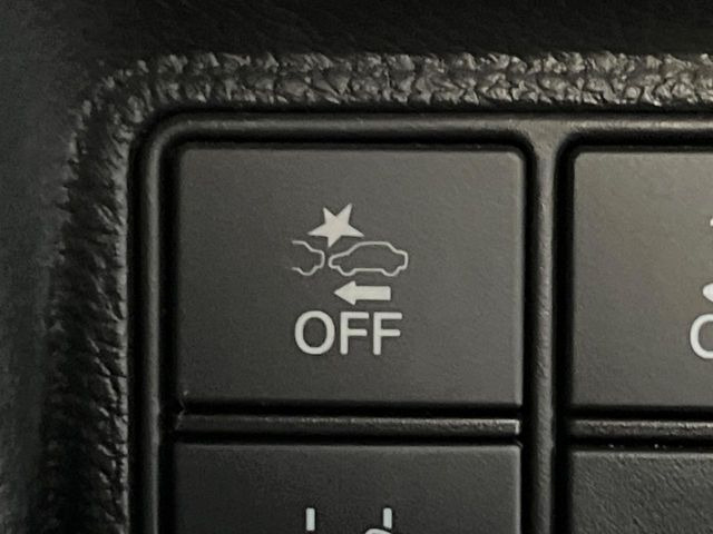 �y�z���_�Z���V���O�z���s���ɑO���̎ԗ�����F�����A�Փ˂������Ȏ��͌x��ƃu���[�L�ŏՓˉ���Ɣ�Q�y�����A�V�X�g�B�����S�Ƀh���C�u�����y���݂��������܂��B