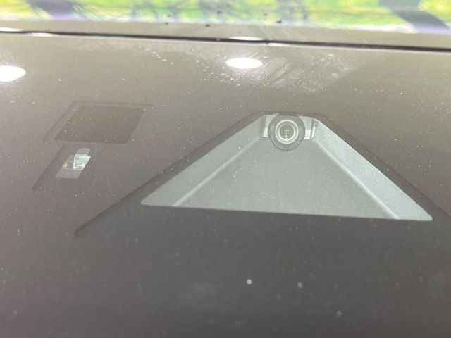 �yi-ACTIVESENSE�z���s���ɑO���̎ԗ�����F�����A�Փ˂������Ȏ��͌x��ƃu���[�L�ŏՓˉ���Ɣ�Q�y�����A�V�X�g�B�����S�Ƀh���C�u�����y���݂��������܂��B