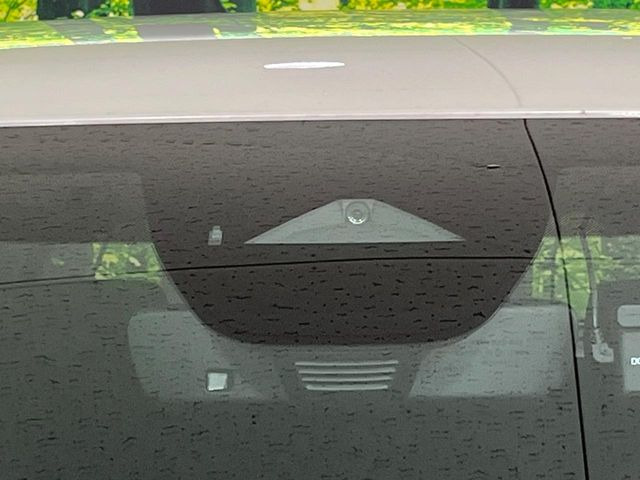 �yi-ACTIVESENSE�z���s���ɑO���̎ԗ�����F�����A�Փ˂������Ȏ��͌x��ƃu���[�L�ŏՓˉ���Ɣ�Q�y�����A�V�X�g�B�����S�Ƀh���C�u�����y���݂��������܂��B