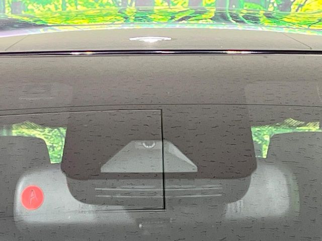 �y�g���^�Z�[�t�e�B�Z���X�z���s���ɑO���̎ԗ�����F�����A�Փ˂������Ȏ��͌x��ƃu���[�L�ŏՓˉ���Ɣ�Q�y�����A�V�X�g�B�����S�Ƀh���C�u�����y���݂��������܂��B