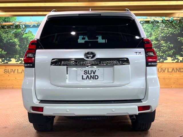 安心の最長10年・走行無制限保証(有償)をご用意。保証内容も充実はもちろん、無料点検&オイル交換や、年中無休の全国・24時間ロードサービスも付帯されておりますのでご安心下さい。