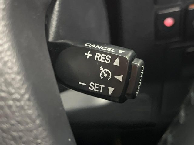 �y�N���[�Y�R���g���[���z�������H�����N���N���s�B�A�N�Z���𗣂��Ă���葬�x�ő��s���ł��A�������^�]���̕��S���y��!�����E�������ȒP�ȃX�C�b�`����Œ����ł��܂��B