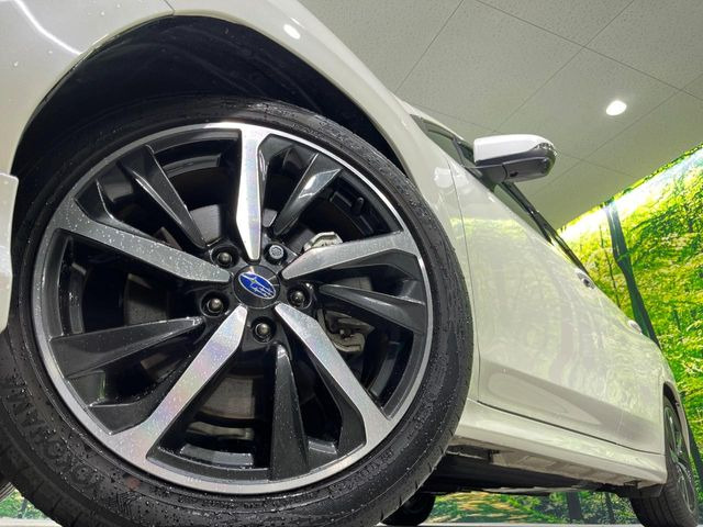 �y����18�C���`�A���~�z�C�[���z�O�ςɃ}�b�`���������A���~�z�C�[���𑕒����Ă���܂��B�e��ЊO�A���~�z�C�[����A�X�^�b�h���X�^�C�����戵�����Ă���܂��B���񂲑��k����������