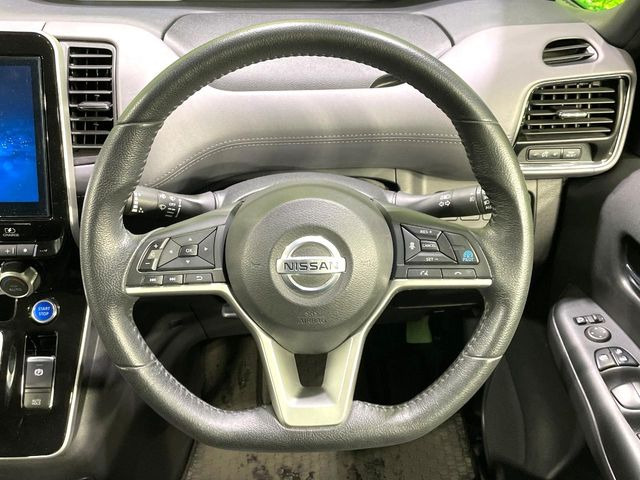 �y�����v�����X�e�A�����O�z�㎿�Ȋv���g�p���邱�ƂŁA��ɂ����������݂ƂĂ��^�]���₷���n���h���ł���