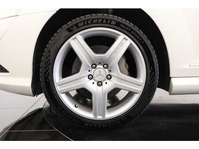 �^�C����2024�N���𑕒����Ă���܂��̂ŁA���[�Ԍ�����S���Ă���肢�������܂��B