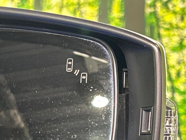 �y�����r�[�N���f�B�e�B�N�V�����z���s���A�h�A�~���[�̎��p�ɂȂ�₷���ӏ��Ɍ㑱�Ԃ��ڋ߂���ƃT�C�h�~���[�t�߂Ɍx����\���A�h���C�o�[�ɒ��ӊ��N�ƁA����̍ۂ̓n���h��������A�V�X�g�����܂��B