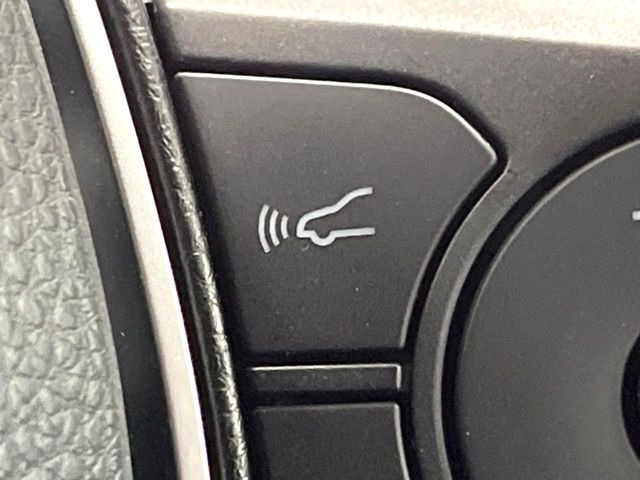 �y�g���^�Z�[�t�e�B�Z���X�z���s���ɑO���̎ԗ�����F�����A�Փ˂������Ȏ��͌x��ƃu���[�L�ŏՓˉ���Ɣ�Q�y�����A�V�X�g�B�����S�Ƀh���C�u�����y���݂��������܂��B