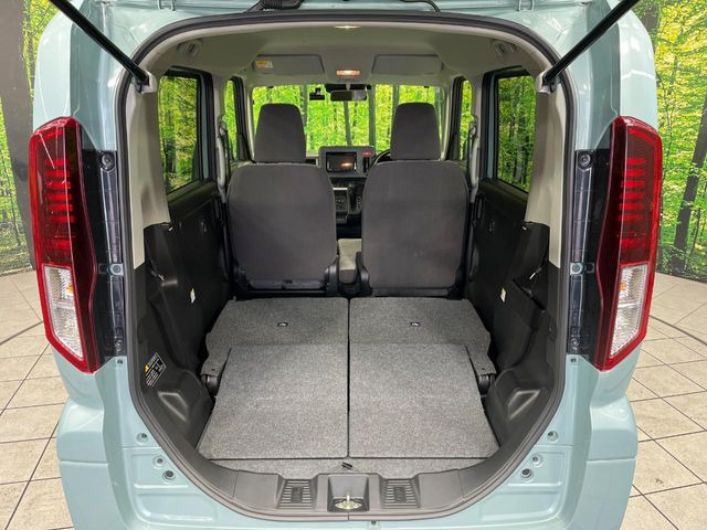 ���i�̂���������ʋ΁A���}���ɏ\���ȉ׎��X�y�[�X���m�ۂ��Ă���܂��B�Z�J���h�V�[�g��|���ƁA�傫�ȉו��̐ύڂ��\�ł���