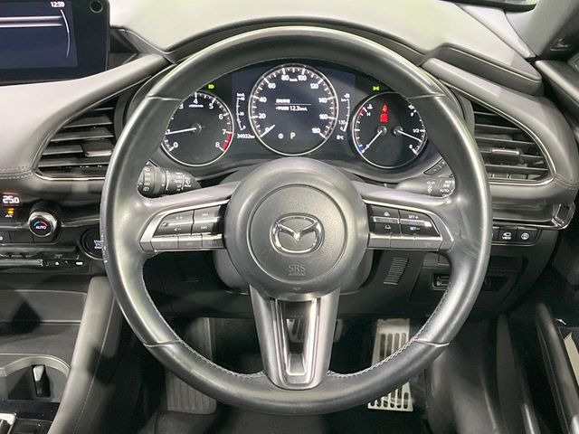 �y�����v�����X�e�A�����O�z�㎿�Ȋv���g�p���邱�ƂŁA��ɂ����������݂ƂĂ��^�]���₷���n���h���ł���