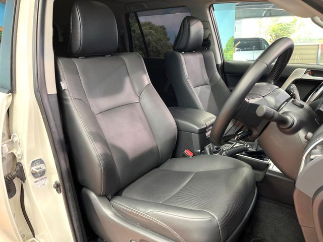 �y���烌�U�[�V�[�g�z����̂ӂ���肪�e�ՂŃ����e�i���X�����ȒP�ȁA�@�\���ɗD��鍇����v���̗p�����㎿�ȃV�[�g�ł��B����S�n���悭�A���������ӂ��S�n�ǂ��ԓ���Ԃ����o���Ă���܂��B