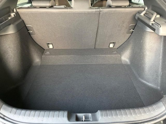 ���i�̂���������ʋ΁A���}���ɏ\���ȉ׎��X�y�[�X���m�ۂ��Ă���܂��B