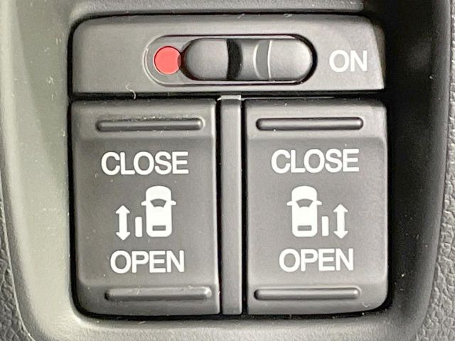 �y�����p���[�X���C�h�h�A�z�X�}�[�g�L�[��^�]�Ȃ̃X�C�b�`�Ō�ȗ����X���C�h�h�A�̊J���\���d��������͂����ăh�A���J����K�v�������A�����Ȃ��q�l�ł��ȒP�ɊJ���߂ł����K�ł���