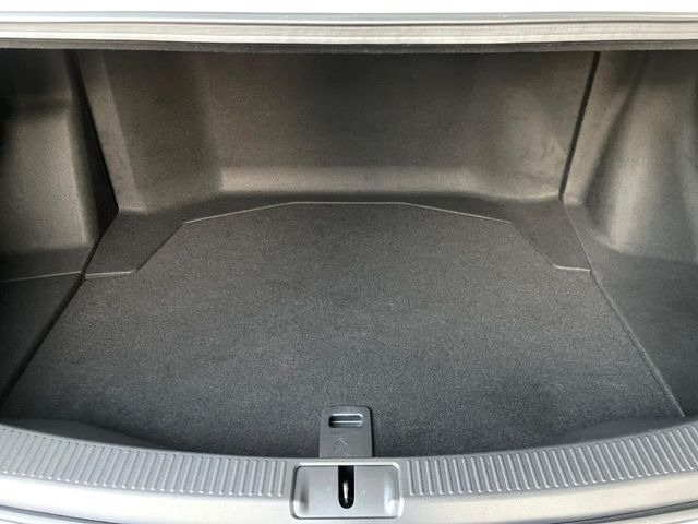 ���i�̂���������ʋ΁A���}���ɏ\���ȉ׎��X�y�[�X���m�ۂ��Ă���܂��B