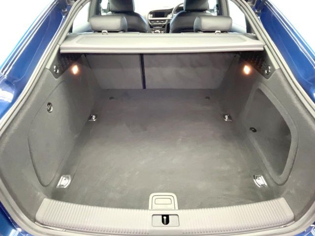 ●トランクルーム:趣味が広がる収容スペース!これだけの広さがあればお買い物やレジャーなどにも最適です!使用感も少なくきれいな状態を維持しております。