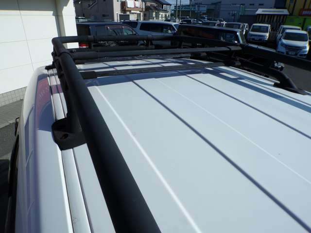 �N���J��SUV�̂ق��ɂ��A���t�@�[�h�E�G���O�����h�E�Z���i�E�X�e�b�v���S���E���H�N�V�[�E���F���t�@�C�A�E�I�f�b�Z�C�E�A���Ԃ��|���V�F�J�C�G�� �~�j�N���X�I�[�o�[�I�[��4 �L���v�e�B�o���݌ɂ��Ă���܂�