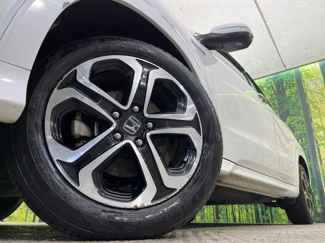 �y����17�C���`�A���~�z�C�[���z�O�ςɃ}�b�`���������A���~�z�C�[���𑕒����Ă���܂��B�e��ЊO�A���~�z�C�[����A�X�^�b�h���X�^�C�����戵�����Ă���܂��B���񂲑��k����������