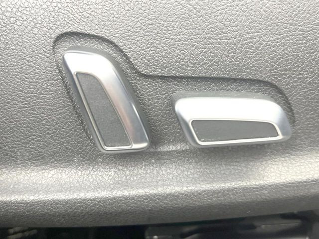 ●パワーシート:シート位置の&ldquo;前後と背もたれの&ldquo;角度の微調整が可能となります。手動設定のシートよりも、より細やかな設定ができるのがポイントです。