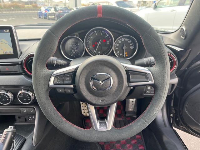 �yDAMD�E���g���X�G�[�h�X�e�A�����O�z�O�a�T�C�Y�������������a�����邱�ƂŁA�N�C�b�N�ȃ��X�|���X�ƃ��j�A�ȃh���C�u�t�B�[���������B�������s�����X�e�A�����O�����E�Ƀu���ɂ����Ȃ�܂��B