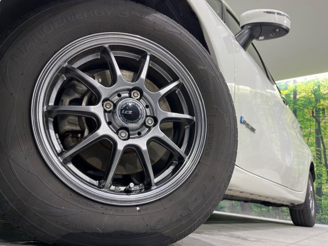 �y14�C���`�A���~�z�C�[���z�O�ςɃ}�b�`�����A���~�z�C�[���𑕒����Ă���܂��B�e��A���~�z�C�[����A�X�^�b�h���X�^�C�����戵�����Ă���܂��B���񂲑��k����������