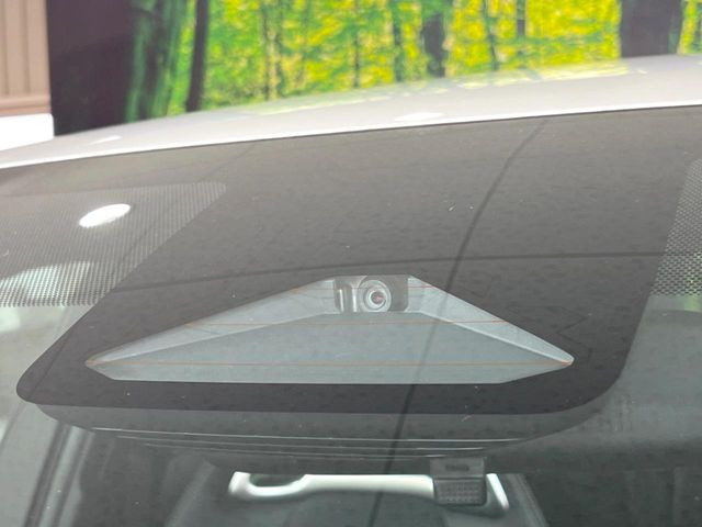 �y�g���^�Z�[�t�e�B�Z���X�z���s���ɑO���̎ԗ�����F�����A�Փ˂������Ȏ��͌x��ƃu���[�L�ŏՓˉ���Ɣ�Q�y�����A�V�X�g�B�����S�Ƀh���C�u�����y���݂��������܂��B