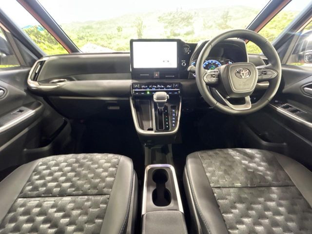 ヴォクシー1.8 ハイブリッド S-Z