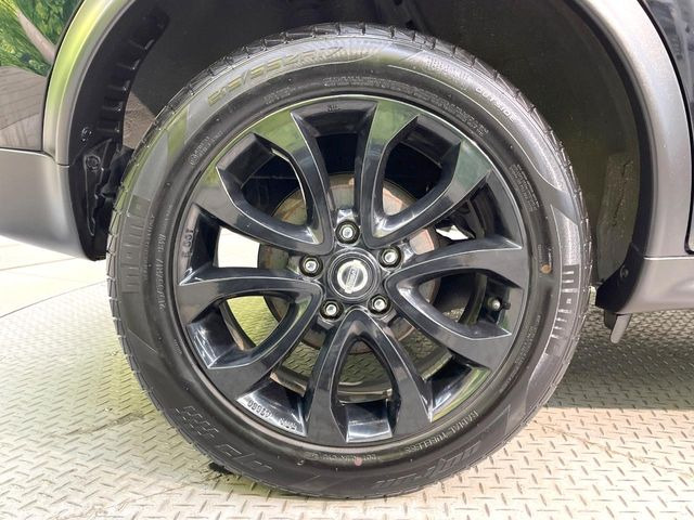 �y����17�C���`�A���~�z�C�[���z�O�ςɃ}�b�`���������A���~�z�C�[���𑕒����Ă���܂��B�e��ЊO�A���~�z�C�[����A�X�^�b�h���X�^�C�����戵�����Ă���܂��B���񂲑��k����������