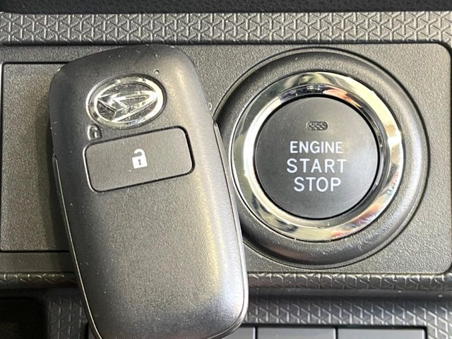 �y�L�[�t���[�V�X�e���z�J�o����|�P�b�g�ɓ��ꂽ�܂܂ł��h�A�̎{���E�������\�ȃX�}�[�g�L�[�𑕔��B�G���W���̃I���E�I�t�����J�M�����o���K�v����������Ƃ��Ă��֗��ł���