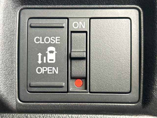 �y�p���[�X���C�h�h�A�z�X�}�[�g�L�[��^�]�Ȃ̃X�C�b�`�ŃX���C�h�h�A�̊J���\���d��������͂����ăh�A���J����K�v�������A���������q�l�ł��A�d���ו��������Ă��鎞�����N�ɊJ���߂ł��܂���