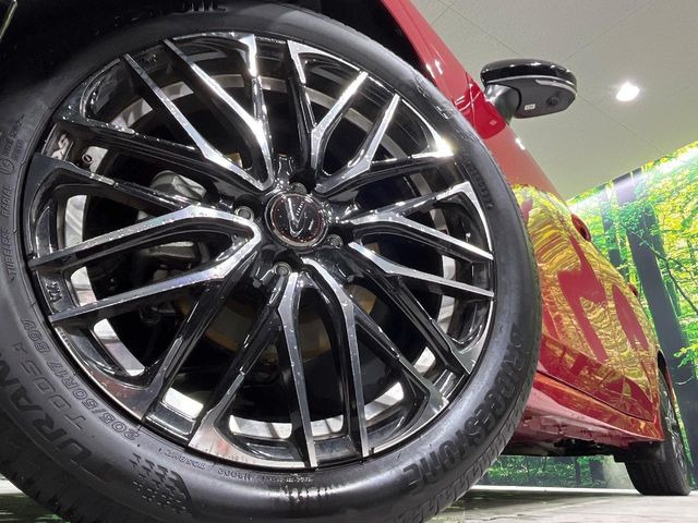 �y17�C���`�A���~�z�C�[���z�O�ςɃ}�b�`�����A���~�z�C�[���𑕒����Ă���܂��B�e��A���~�z�C�[����A�X�^�b�h���X�^�C�����戵�����Ă���܂��B���񂲑��k����������