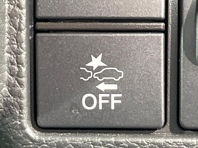 �y�Փˌy���V�X�e���z���s���ɑO���̎ԗ�����F�����A�Փ˂������Ȏ��͌x��ƃu���[�L�ŏՓˉ���Ɣ�Q�y�����A�V�X�g�B�����S�Ƀh���C�u�����y���݂��������܂��B