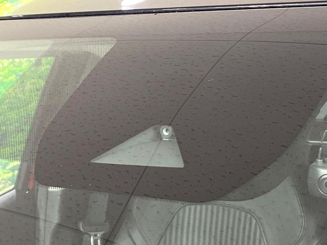 �y�C���e���W�F���g�G�}�[�W�F���V�[�u���[�L�z�t�����g�J�����őO���̎ԗ�����s�҂����m�B�Փ˂������Ȏ��͏Փ˔�Q�y���u���[�L���쓮�A�Փˉ�����T�|�[�g�B�����S�Ƀh���C�u�����y���݂��������܂��B