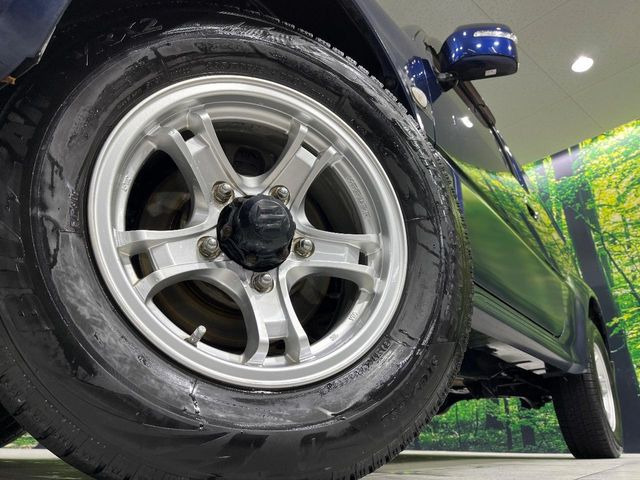 �y����15�C���`�A���~�z�C�[���z�O�ςɃ}�b�`���������A���~�z�C�[���𑕒����Ă���܂��B�e��ЊO�A���~�z�C�[����A�X�^�b�h���X�^�C�����戵�����Ă���܂��B���񂲑��k����������