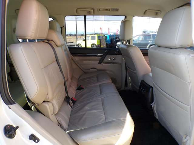 �O���[�v�݌�150��ȏ� �݌ɂɂȂ��Ԃ��T���܂������K���i�̃h���C�u���R�[�_�[�����t���\�ł� �{�X�ł̓��F���t�@�C�A ���[�h�X�^�[ �N���E�� LS �X�J�C���C�� �}�[�NX 86 �݌ɂ��L�x