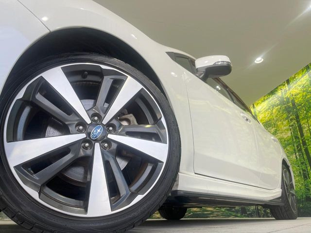 �y�����A���~�z�C�[���z�O�ςɃ}�b�`���������A���~�z�C�[���𑕒����Ă���܂��B�e��ЊO�A���~�z�C�[����A�X�^�b�h���X�^�C�����戵�����Ă���܂��B���񂲑��k����������