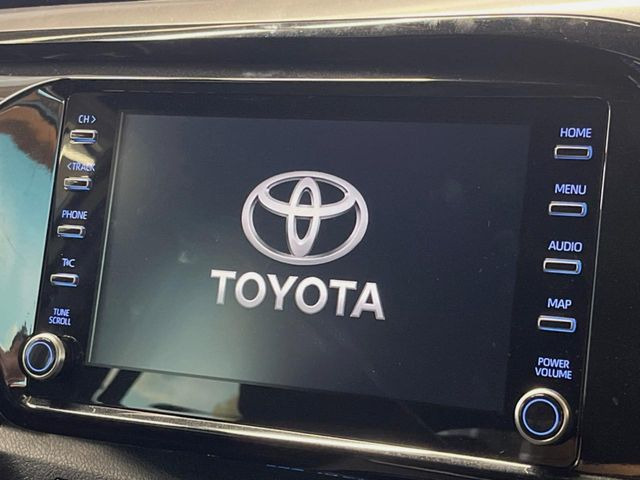 �y8�C���` �f�B�X�v���C�I�[�f�B�I�z���ʂ̃f�B�X�v���C��AppleCarPlay��AndroidAuto�����p�\�B�傫�ȉ�ʂŃX�}�z�i�r�A�v���������p���������܂���