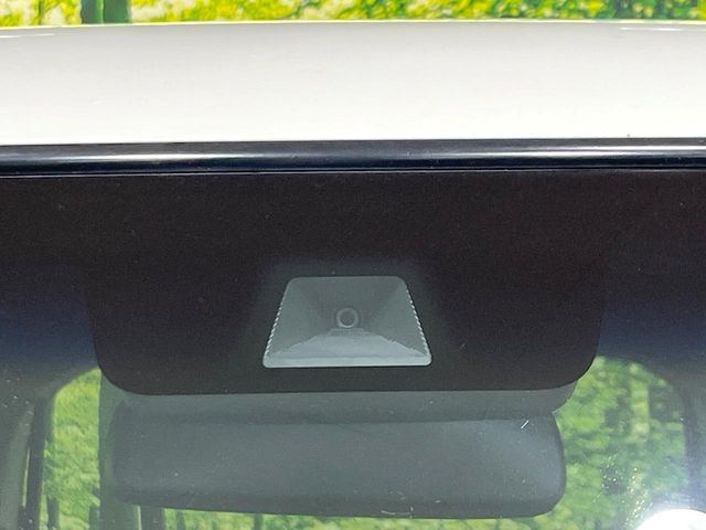 �y�z���_�Z���V���O�z���s���ɑO���̎ԗ�����F�����A�Փ˂������Ȏ��͌x��ƃu���[�L�ŏՓˉ���Ɣ�Q�y�����A�V�X�g�B�����S�Ƀh���C�u�����y���݂��������܂��B