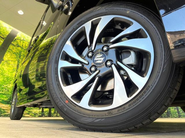 �y����15�C���`�A���~�z�C�[���z�O�ςɃ}�b�`���������A���~�z�C�[���𑕒����Ă���܂��B�e��ЊO�A���~�z�C�[����A�X�^�b�h���X�^�C�����戵�����Ă���܂��B���񂲑��k����������