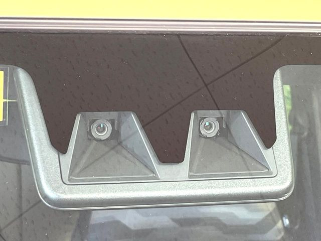 �y�X�}�[�g�A�V�X�g�z���s���ɑO���̎ԗ�����F�����A�Փ˂������Ȏ��͌x��ƃu���[�L�ŏՓˉ���Ɣ�Q�y�����A�V�X�g�B�����S�Ƀh���C�u�����y���݂��������܂��B