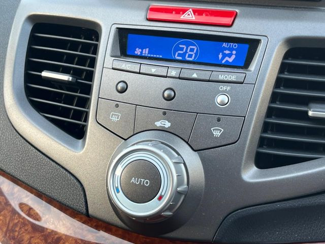 �y�I�[�g�G�A�R���z��x���D�݂̉��x�ɐݒ肷��΁A�ԓ��̉��x�����m�����ʂ≷�x�������Œ����B����&hellip;����&hellip;�Ɖ��x���X�C�b�`���������K�v�͂���܂���B���K�Ȏԓ���Ԃɂ͕K�{�̋@�\�ł��ˁ�