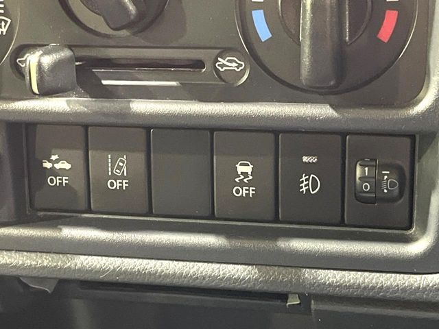 �y������h�~���u�z�ԗ��̉���������m����ƁA�����I�Ɏԗ��̐i�s������ۂ悤�Ɏԗ��𐧌䂵�܂��B�J�̓��ȂǊ���₷���H�ʏ󋵂ł����S�ȉ^�]���\�ł��B