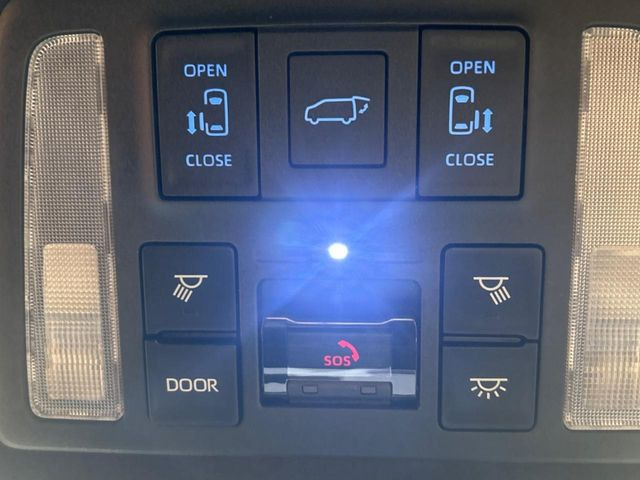 �y�����X���C�h�h�A�z���ԏ�ŗׂ̎ԂƂ̊Ԋu���������ɂ������A�X���C�h�h�A�Ȃ���S!�h�A�I�[�v������������炸�A�J�������L���̂ŏ��~�肪�Ƃ��Ă��ȒP�ł��B�傫�ȉו��̏o���������Ȃ���\��