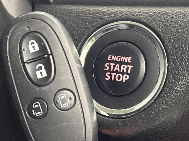 �y�L�[���X�X�^�[�g�V�X�e���z�J�o����|�P�b�g�ɓ��ꂽ�܂܂ł��h�A�̎{���E�������\�ȃX�}�[�g�L�[�𑕔��B�G���W���̃I���E�I�t�����J�M�����o���K�v����������Ƃ��Ă��֗��ł���