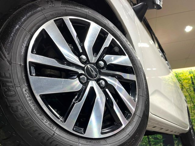 �y����14�C���`�A���~�z�C�[���z�O�ςɃ}�b�`���������A���~�z�C�[���𑕒����Ă���܂��B�e��ЊO�A���~�z�C�[����A�X�^�b�h���X�^�C�����戵�����Ă���܂��B���񂲑��k����������