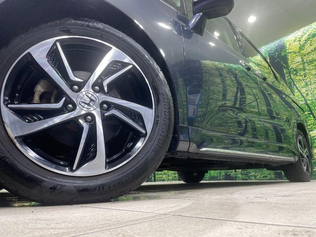 �y���������C���`�A���~�z�C�[���z�O�ςɃ}�b�`���������A���~�z�C�[���𑕒����Ă���܂��B�e��ЊO�A���~�z�C�[����A�X�^�b�h���X�^�C�����戵�����Ă���܂��B���񂲑��k����������